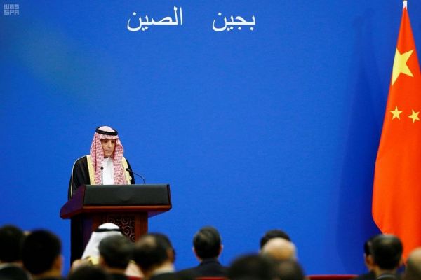 نائب أمير منطقة عسير يستعرض تجربته في العمل التطوعي