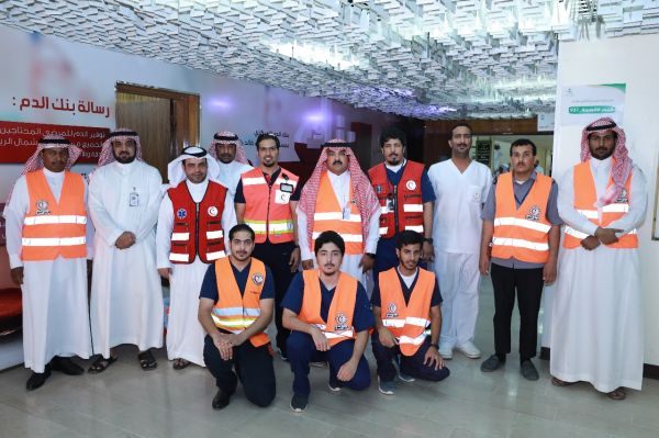 أمير منطقة الرياض يعزي أمير منطقة نجران بوفاة والدته