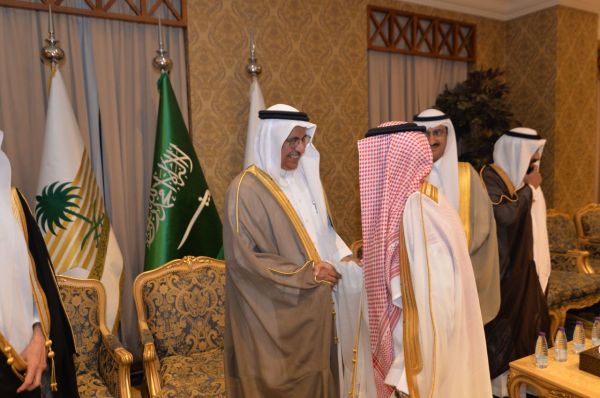 أمير منطقة جازان بالنيابة يستقبل المواطنين