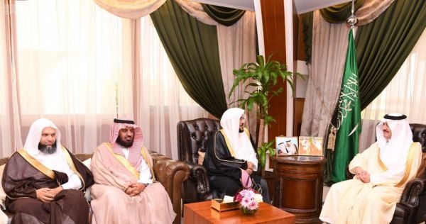 الأمير سعود بن نايف يقلد مدير إدارة الدفاع المدني بالمنطقة الشرقية رتبته الجديدة