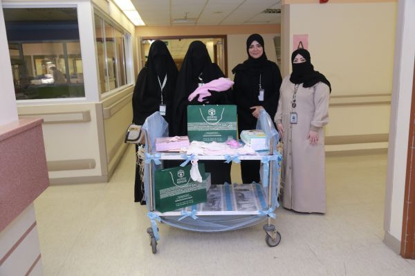 أمير منطقة حائل يعزي أسرة الجارالله في وفاة والدهم
