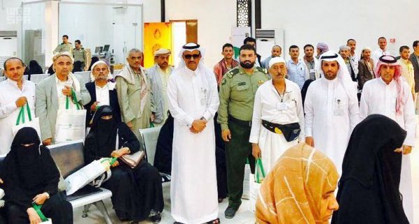 أمير منطقة جازان بالنيابة ينقل تعازي القيادة لذوي الشهيد المالكي