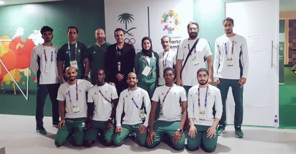 أمير منطقة الرياض بالنيابة ينقل تعازي القيادة لأسرة الشهيد السهلي