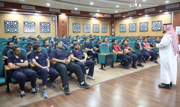 القوات الجوية تتابع حركة الحجاج بأماكن الحشود