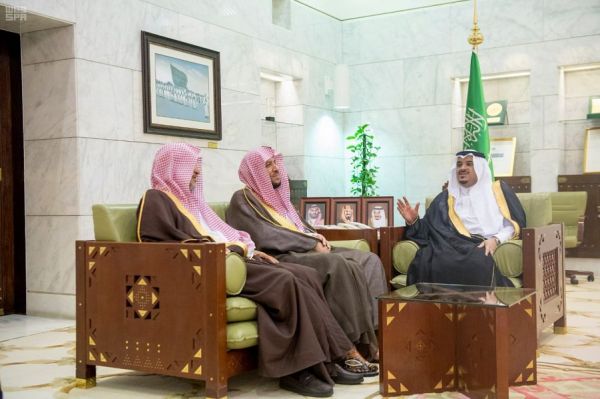 الأمير محمد بن عبدالرحمن يستقبل المهندس السلطان