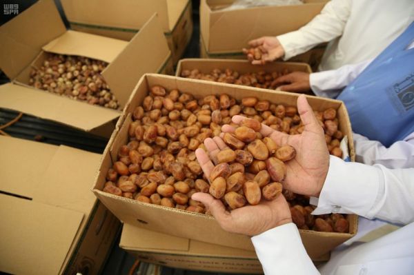 أمير منطقة الرياض بالنيابة يستقبل أعضاء مجلس المنطقة