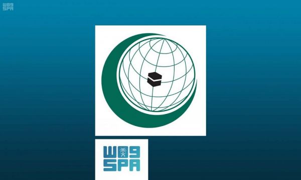 أمير الرياض بالنيابة يقدم العزاء في وفاة حجاب بن نحيت