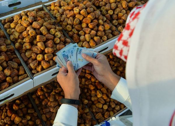 مؤسسة حجاج أفريقيا غير العربية تكرم منسوبات الخدمات الإضافية والتغذية