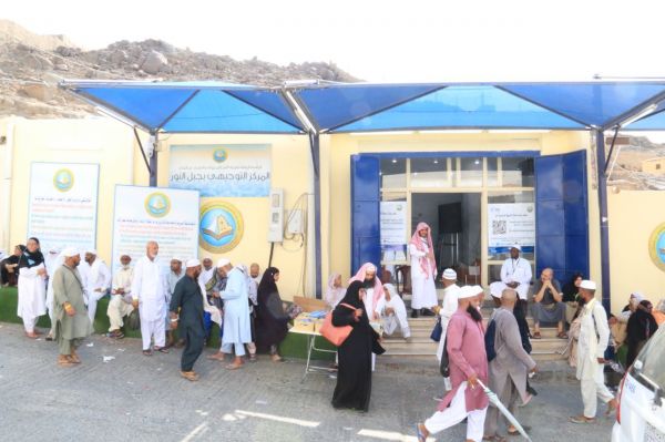 العمل تضبط وافداً  بجدة ظهر بمقطع فيديو مسيء وتستدعي صاحب المنشأة