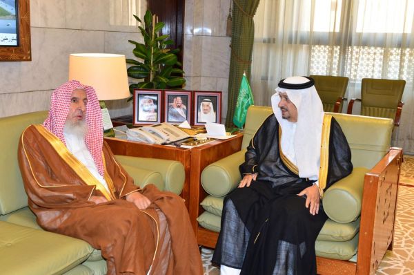 البيئة تعاقب طبيباً بيطرياً مسيئاً للإبل بـ 30 ألف ريال