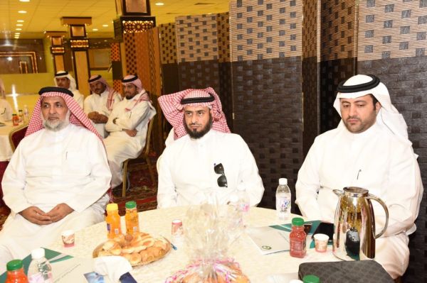 ‏أمانة الرياض تغلق 12 محل مخالف لبيع المعسل والجراك
