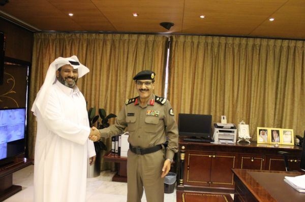 أمير الرياض ينقل تعازي القيادة الرشيدة لأسرة الشهيد النقيب آل بريك