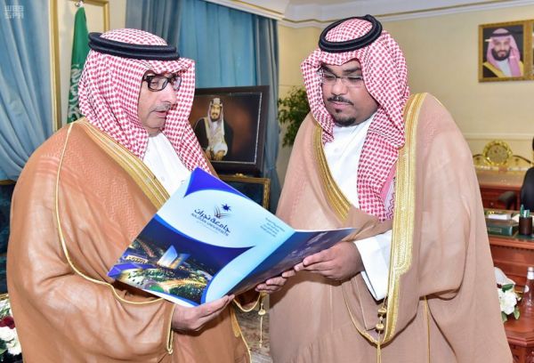 أمير منطقة الرياض يستقبل سفير المملكة المغربية المعين لدى المملكة