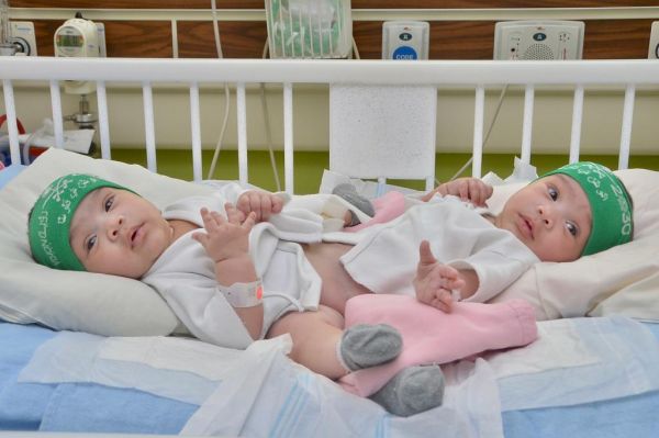 خادم الحرمين الشريفين يدشن مركز الملك سلمان الدولي للمؤتمرات بالمدينة