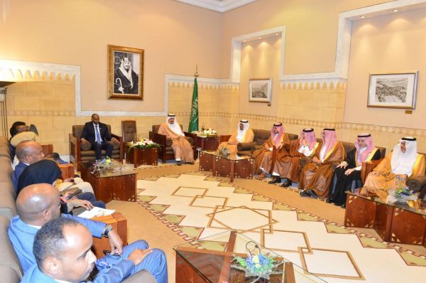أمير منطقة الحدود الشمالية يستقبل مدير الإدارة العامة للمرور بالمملكة
