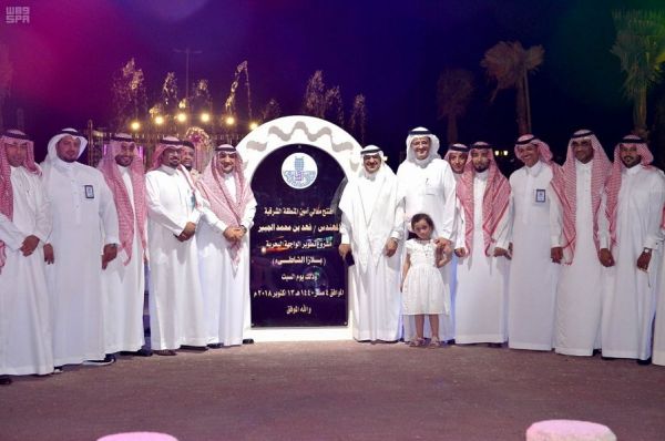 توزيع 1700 كرتون من التمر مقدمة من مركز سلمان للإغاثة  لأهالي الضـالع