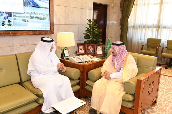 أمير الرياض يستقبل وزير الشؤون الإسلامية