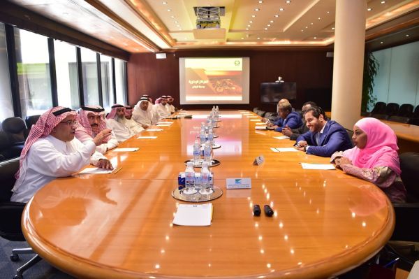 أمير منطقة عسير يرأس اجتماع المحافظين