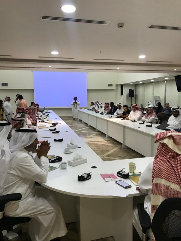 أمير الحدود الشمالية يرأس اجتماع مناقشة تقرير الوضع البيئي بالمنطقة