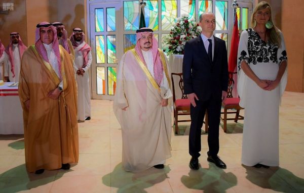 خادم الحرمين يجري اتصالاً هاتفيًا بمستشارة جمهورية ألمانيا
