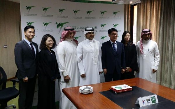 مدينة الملك فهد الطبية تطلق ماراثون تطمني وطمنينا لمحاربة سرطان الثدي