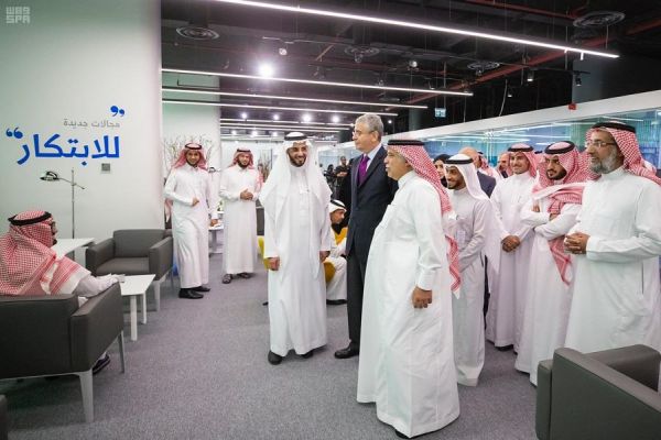 محافظ أملج يتفقد مراكز المحافظة بعد هطول الأمطار