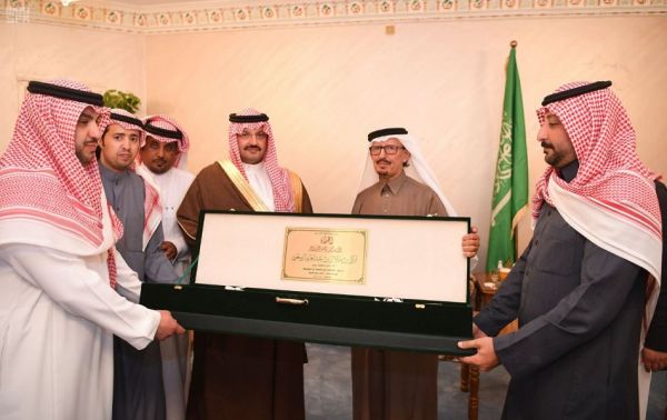 نائب أمير عسير يدشن حملة للتبرع بالدم ويزور المرضى في مستشفى سراة عبيدة