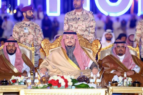 نائب أمير الرياض يقدم العزاء لأسرة السبهان