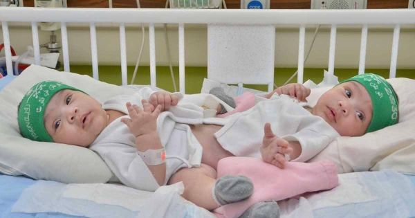 إخراج شخصين متوفيين بداخل أحد مجاري السيول بوادي بن عمير  بمكة