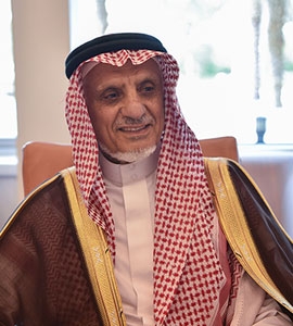 أمير الحدود الشمالية يتسلم التقرير السنوي لجوازات المنطقة