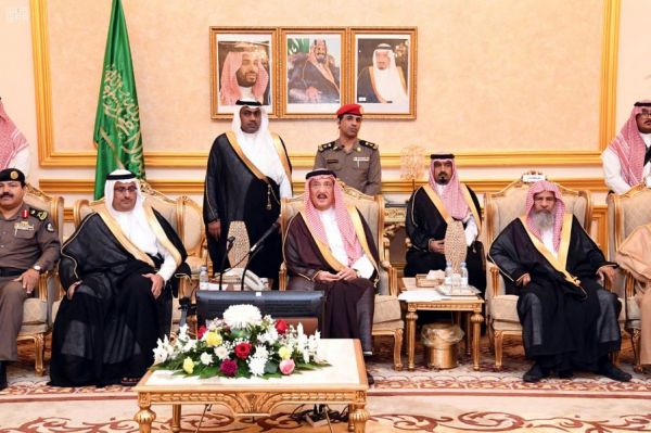 أمير حائل يستقبل مدير عام البريد بالمنطقة