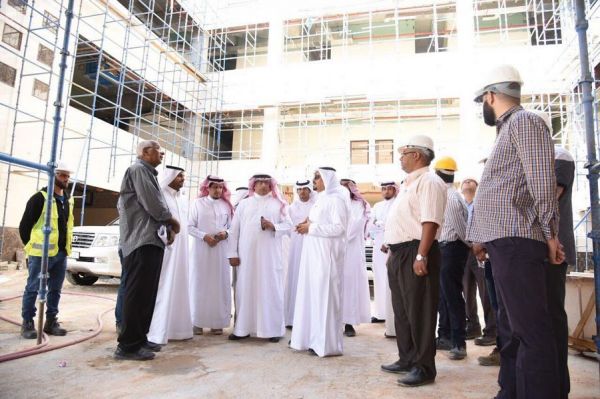 موظفات العدل يباشرن أعمالهن للمرة الأولى في تاريخ الوزارة