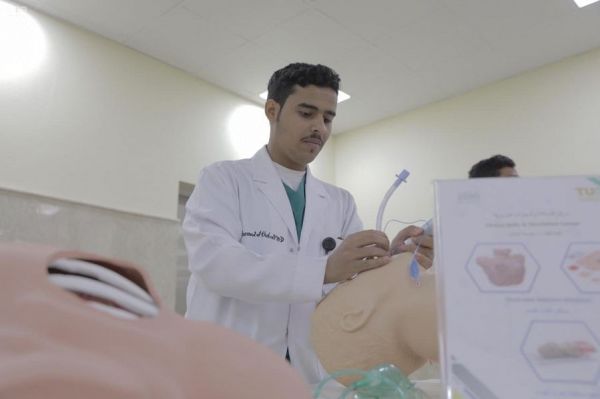 محافظ الهيئة العامة للمنشآت الصغيرة والمتوسطة يكرّم الفائزين بجوائز ابتكر