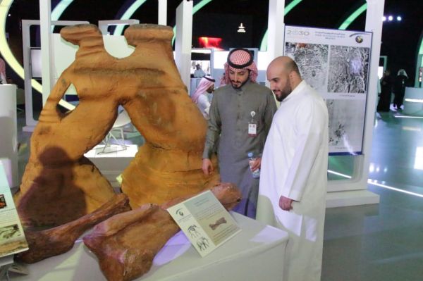 القبض على ثلاثة يمنيين قاموا بإنتحال صفة رجال الأمن لسب المارة