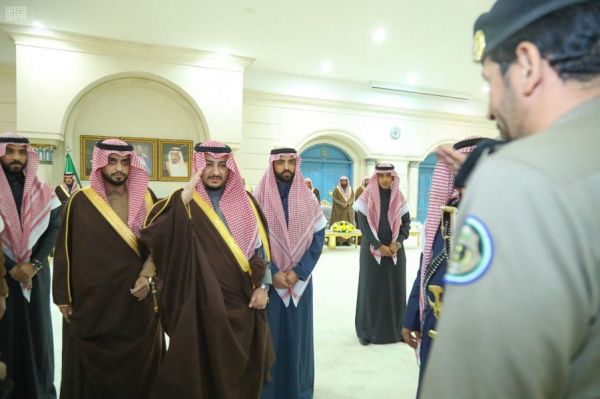 وزير الإعلام يستقبل نخبة من المثقفين وكتاب الرأي العرب