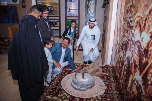 نائب أمير منطقة جازان يتفقد مركز الأمير سلطان الحضاري بمدينة جيزان