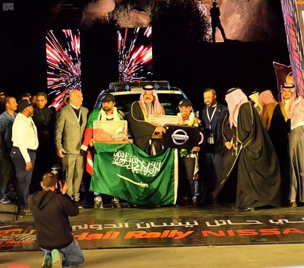 خادم الحرمين الشريفين يعزي الرئيس الفلبيني في ضحايا العاصفة التي ضربت الفلبين