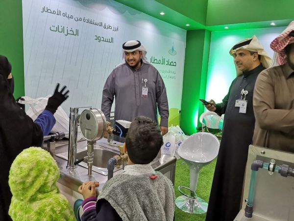 أمير الرياض يستقبل مدير عام المرور ومدير مرور منطقة الرياض