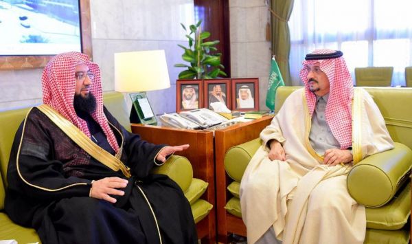 غضب يمني بمواقع التواصل جراء سرقة الحوثي المساعداتِ الإغاثية