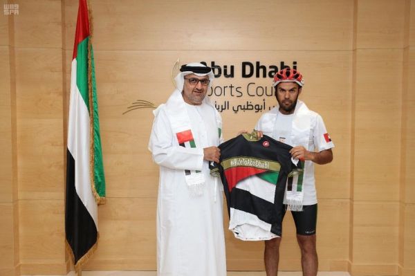 الصقارون يتوافدون للتسجيل بمهرجان الملك عبدالعزيز للصقور