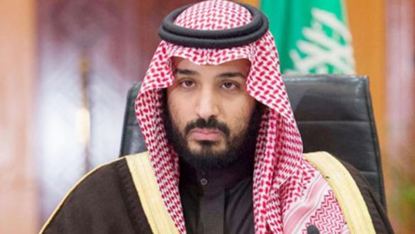 خادم الحرمين الشريفين يهنئ رئيس الوزراء البحريني بمناسبة خروجه من المستشفى