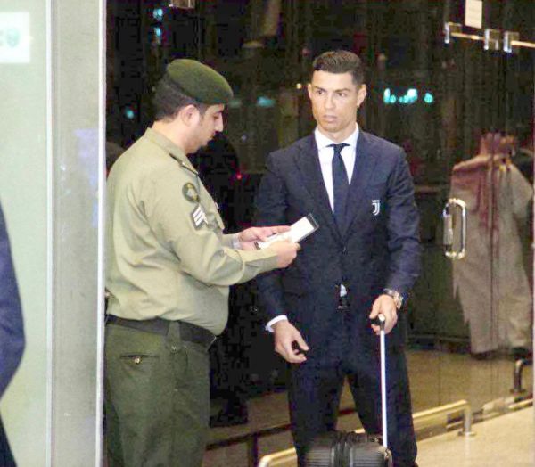 خالد الفيصل يدشن المبنى الجديد لمكتبة الحرم المكي الشريف