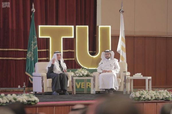 محافظ بارق يدشن جمعية المتقاعدين بالمحافظة