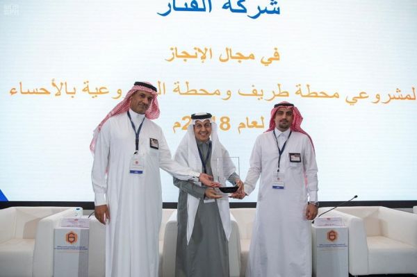 أمير منطقة الرياض يتوج الفائزين والفائزات بمسابقة منطقة الرياض للمهارات