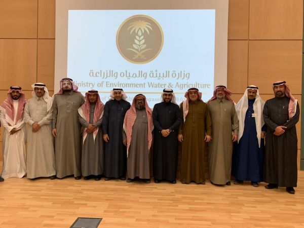 أمير الرياض يستقبل رئيس مجلس إدارة جمعية إعلاميون