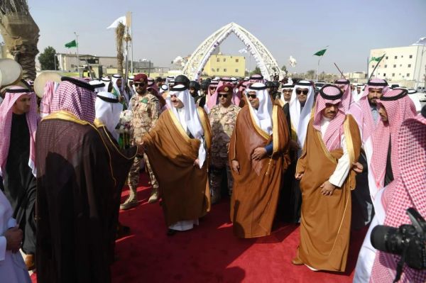 اللواء المطيري يكرم عددًا من منسوبي إدارة التحريات والبحث الجنائي بالرياض