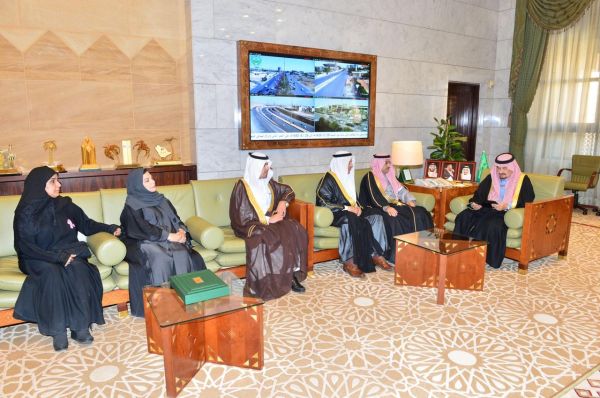 أمين الشرقية يدشن خدمة النفاذ الموحد للدخول عبر بوابة (أبشر)