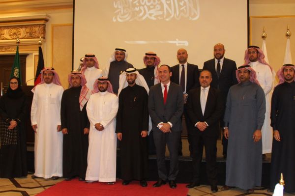 إغلاق مستودع للمواد الغذائية وضبط حوش شعبي لغسل الملابس بمكة
