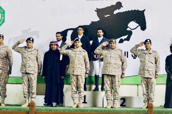 الهباس يتفقد قوة الجوازات‪ ‬‪    المشاركة بمهرجان‪ ‬الملك‪ ‬عبدالعزيز‪ ‬للإبل