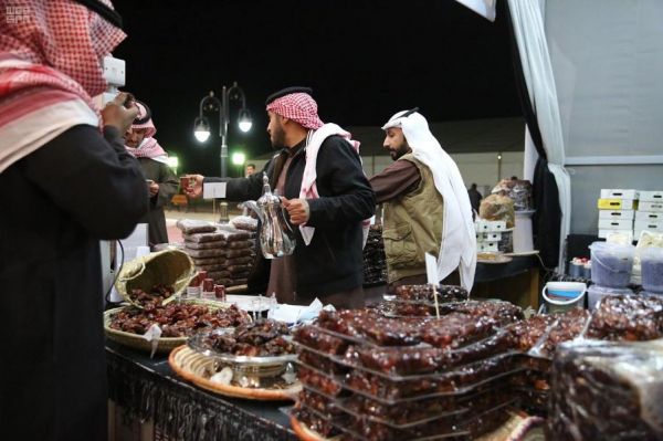 5 فائزين في مسابقة طبع الإبل